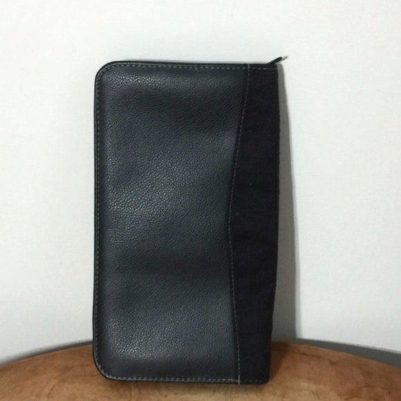 Insight Vacation Passport Wallet - Picture 5 of 12